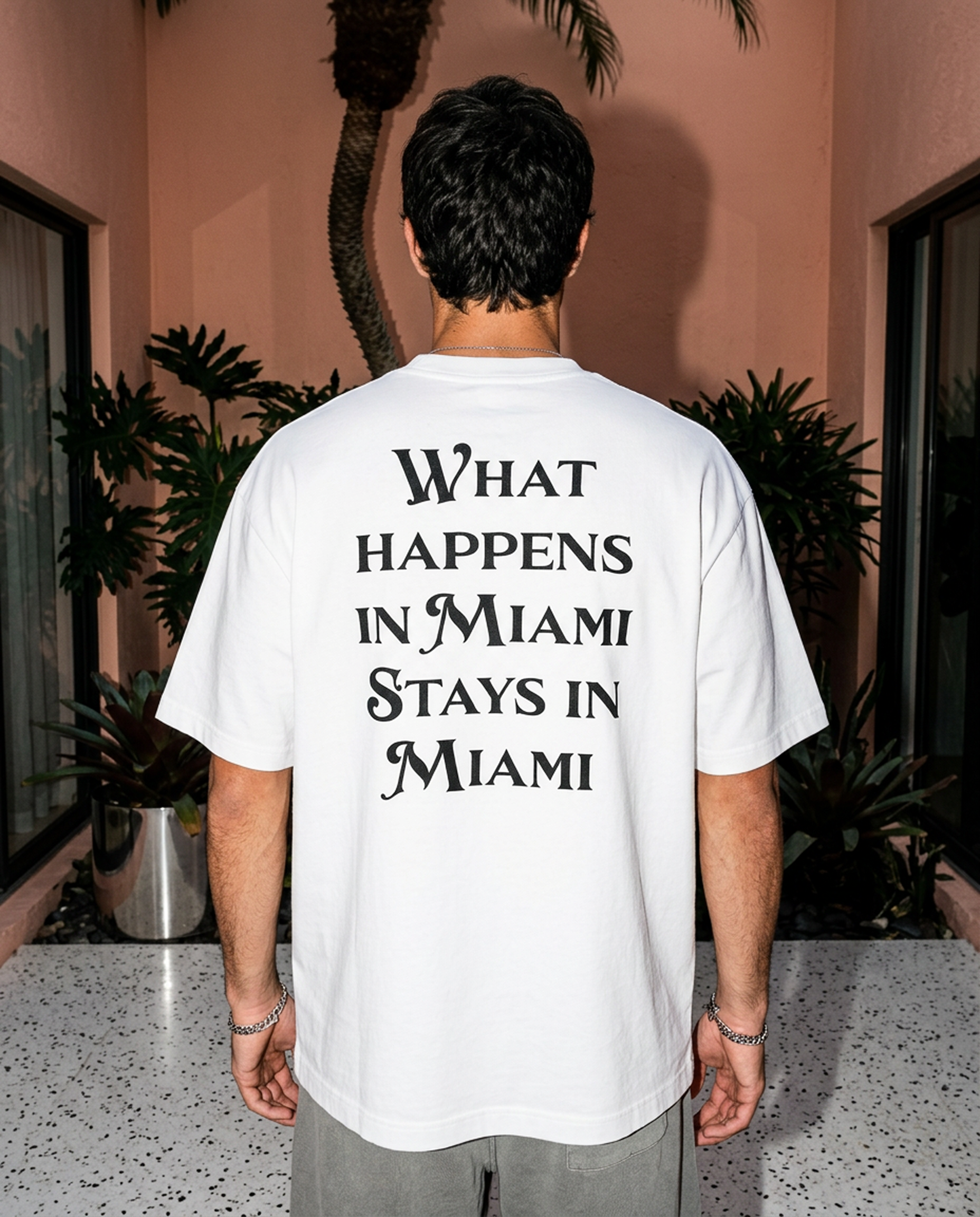 What Happens In Miami - Tee- white/black