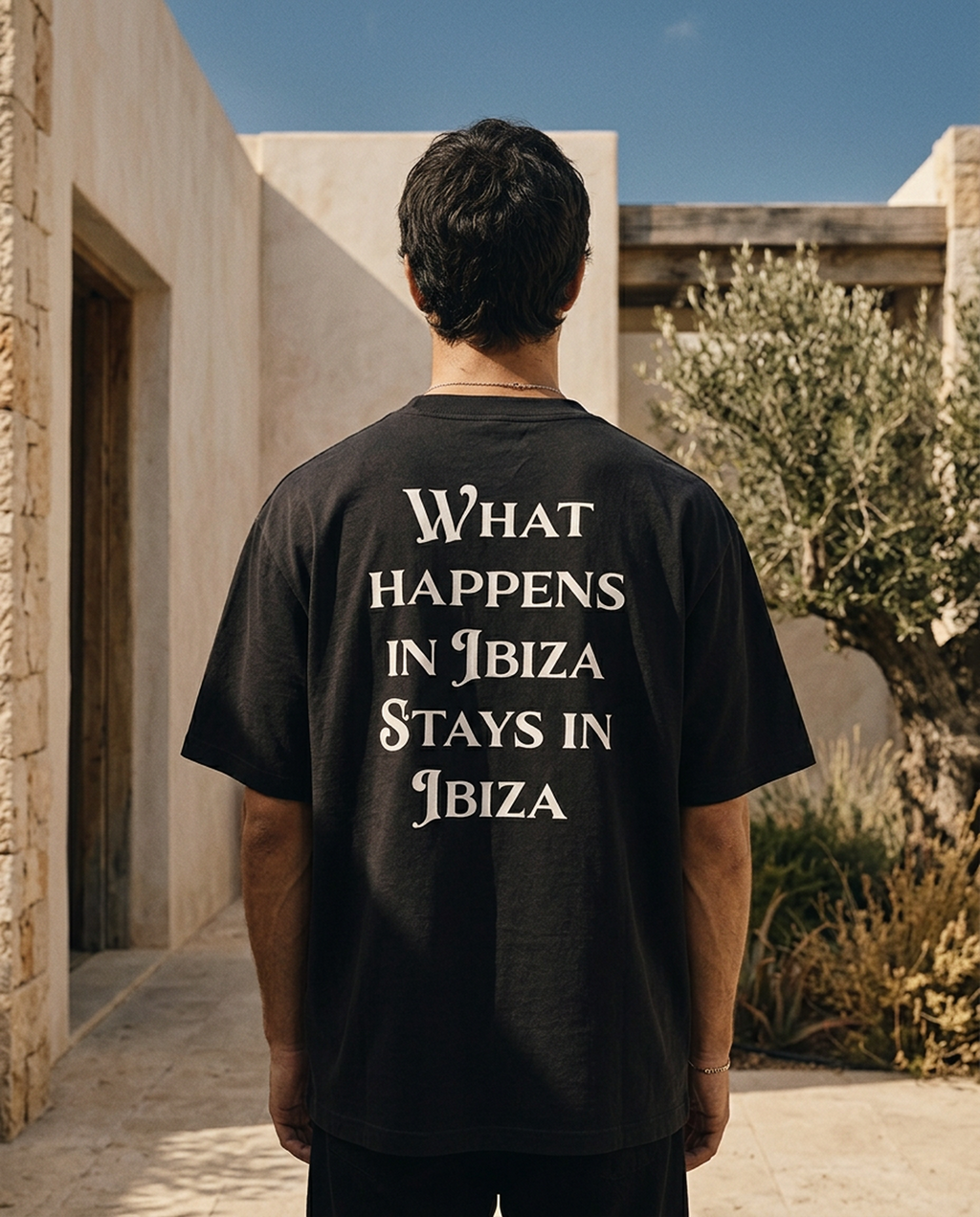 What Happens In Ibiza - Tee - black/white