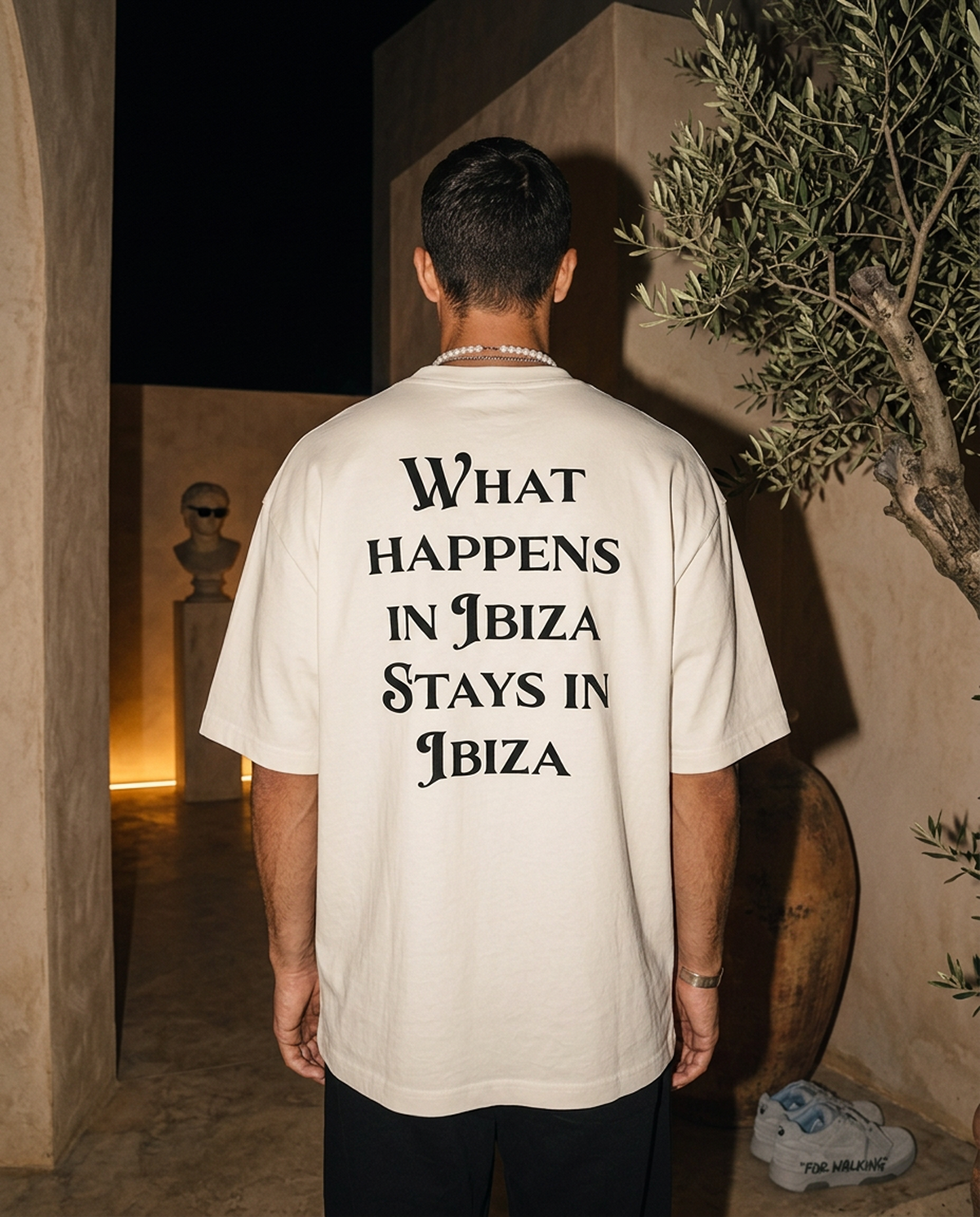 What Happens In Ibiza - Tee - white/black